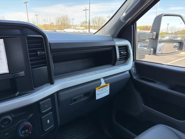 New 2026 Oxford White Ford F-350® XL image 22