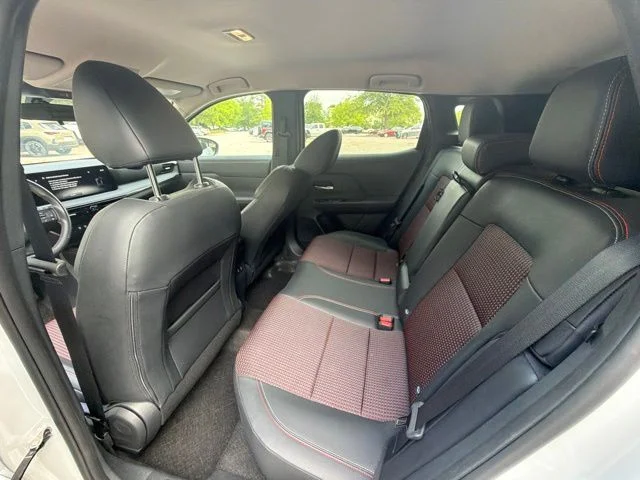 Used 2025 White Nissan SR image 21