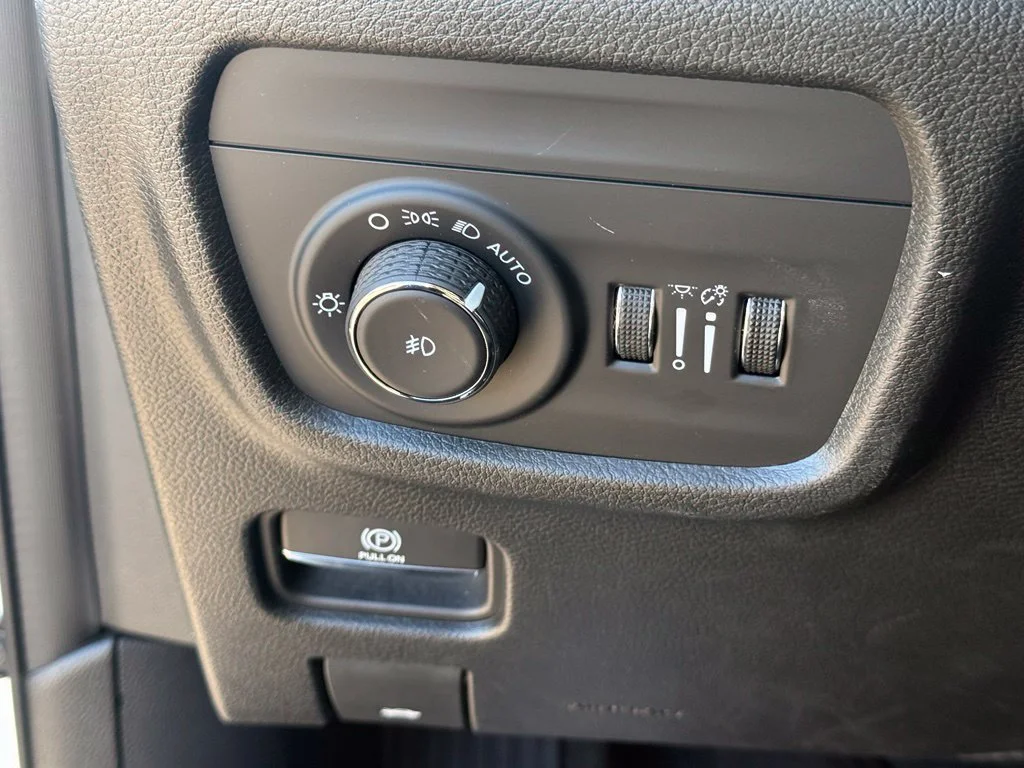 Used 2022 White Jeep Limited image 17