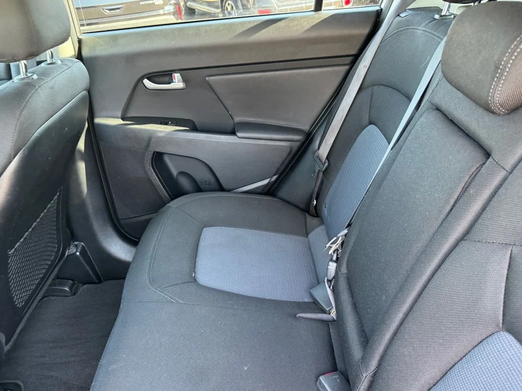 Used 2016 Silver Kia LX image 8