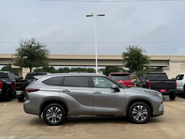 Certified Used 2026  Toyota XLE image 6