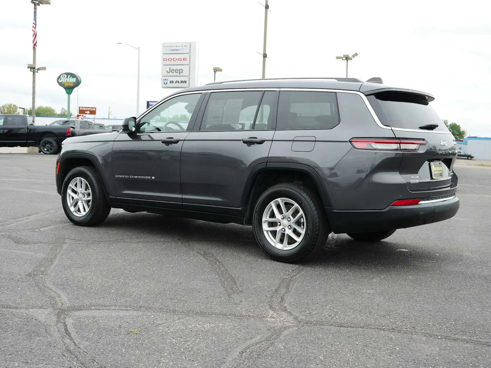 Used 2023 Baltic Gray Metallic Clearcoat Jeep Laredo image 5