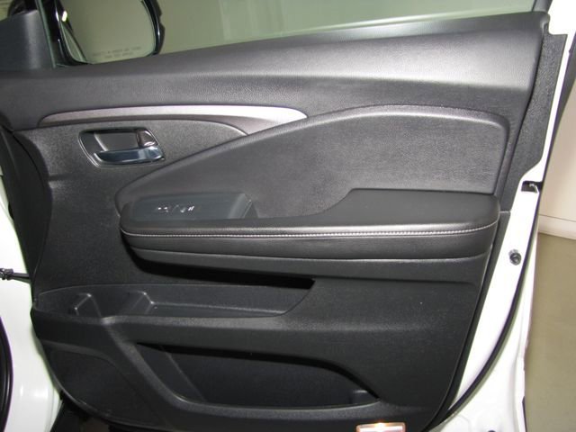 Certified Used 2023 Platinum White Pearl Honda RTL-E image 54