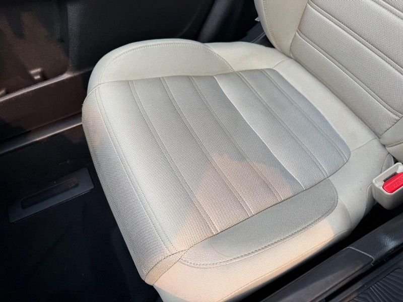Used 2018 White Diamond Pearl Honda EX image 26