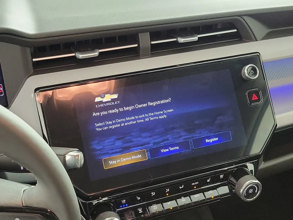 2027 Chevrolet Bolt RS - Photo 17