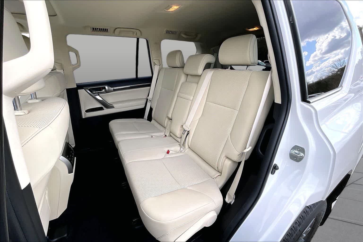Used 2023 Eminent White Pearl Lexus Premium image 39