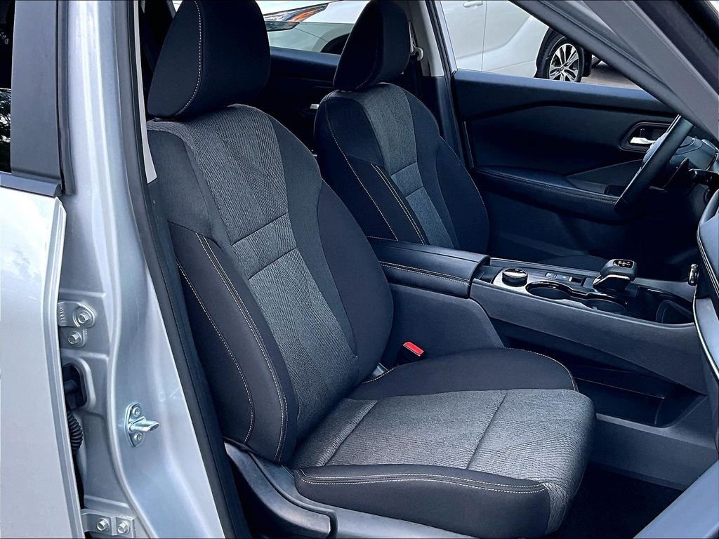 Used 2025 Silver Nissan SV image 11