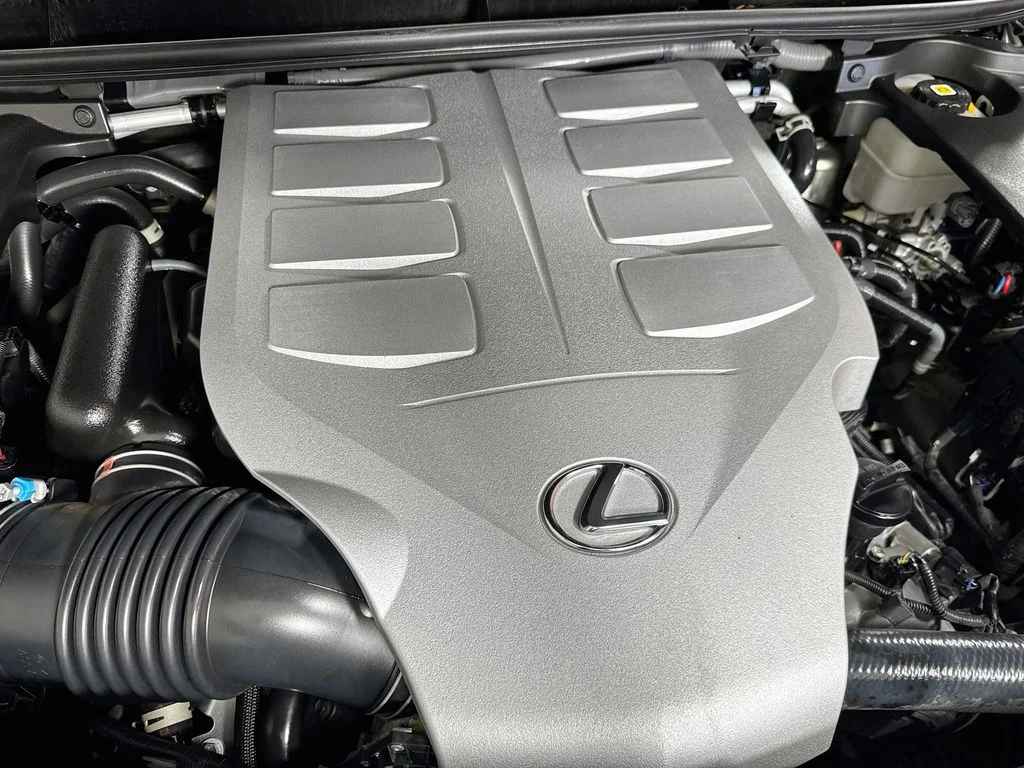 Used 2023 Green Lexus 460 image 40