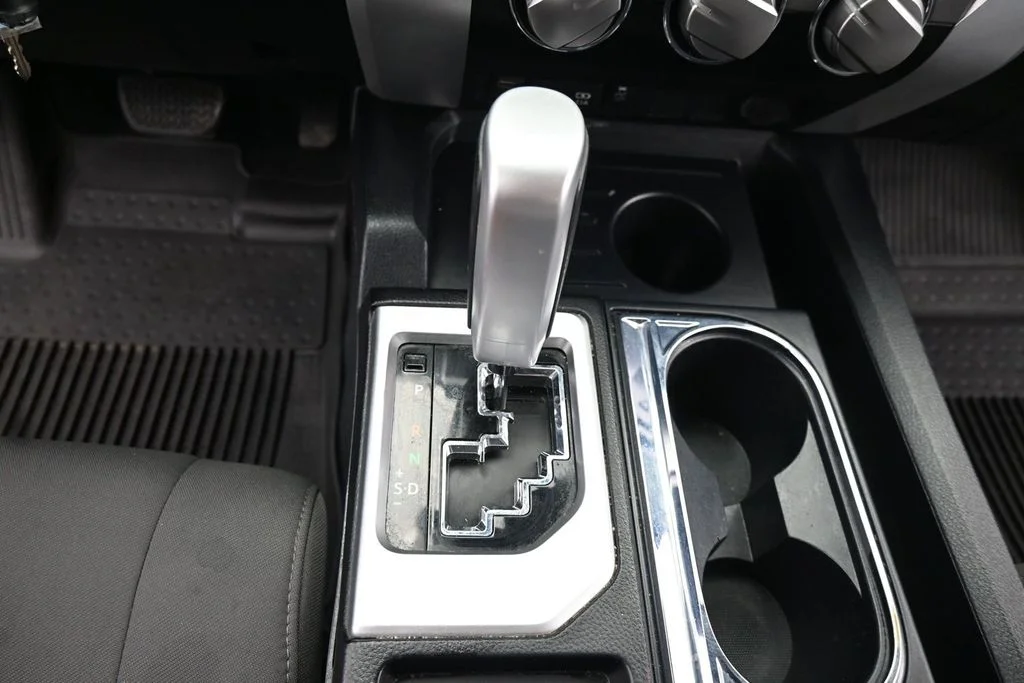 Used 2020 Blue Toyota SR5 image 21