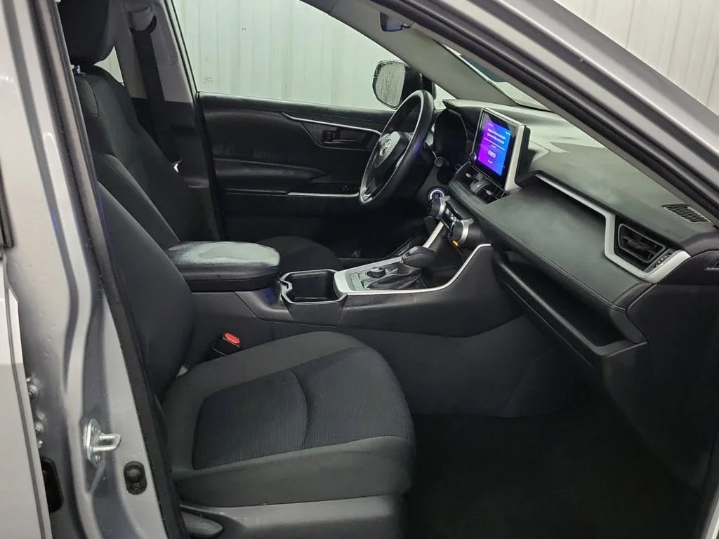 Used 2025 Silver Toyota LE image 3