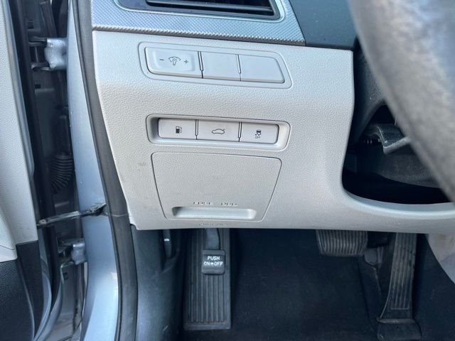 Used 2017 Gray Hyundai Base image 29
