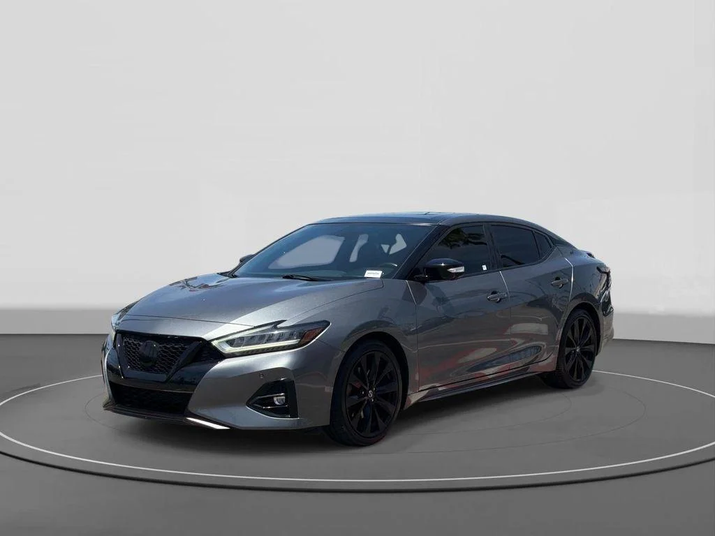 Certified Used 2020 GUN METALLIC Nissan SR image 1