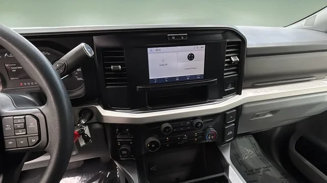 Used 2025  Ford XL image 25
