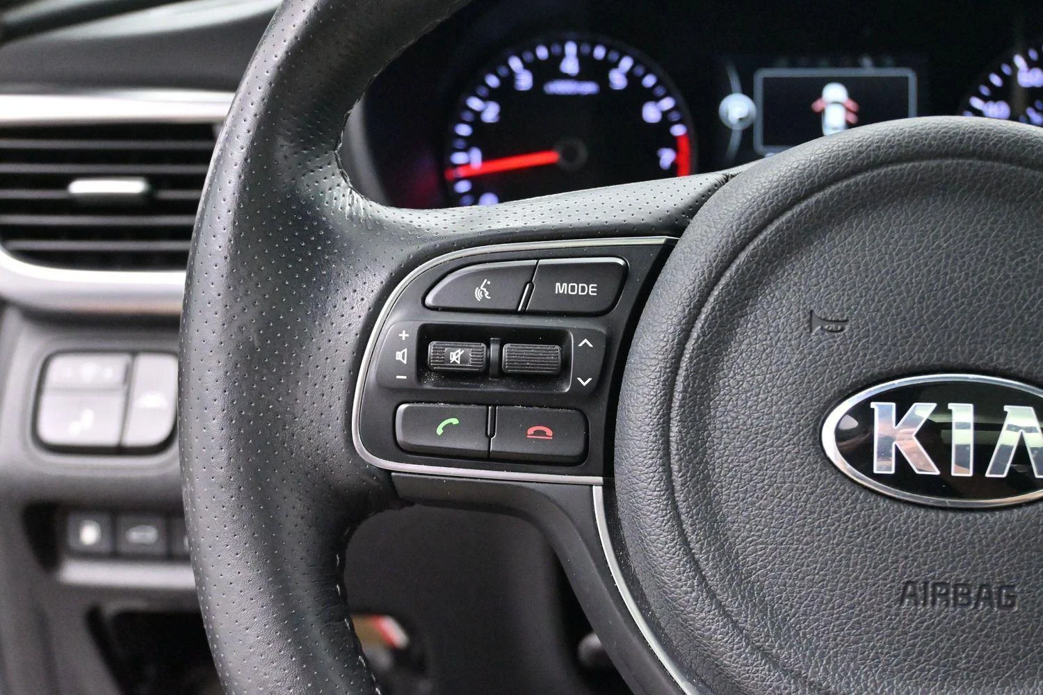 Used 2016 Titanium Silver Kia SXL Turbo image 17