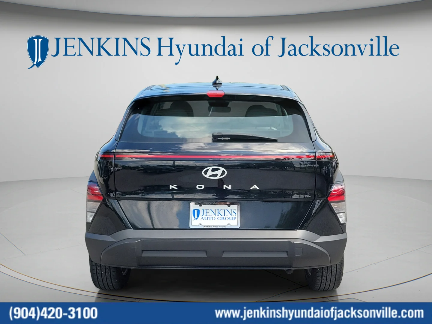 Used 2025 Abyss Black Pearl Hyundai SE image 4
