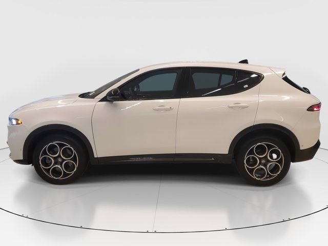 Used 2025 Milano White Alfa Romeo Base image 7