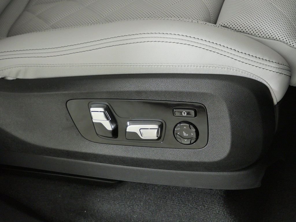 New 2026 Tanzanite Blue II Metallic BMW xDrive40i image 22