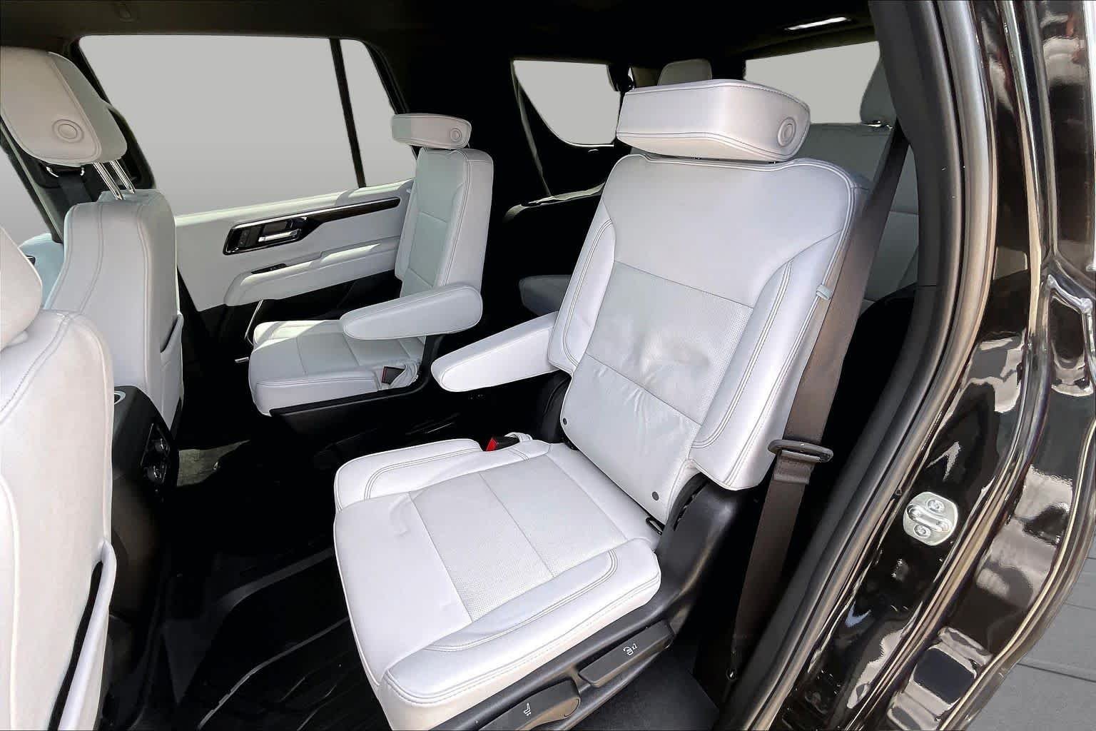 2025 Chevrolet Tahoe Premier - Photo 20