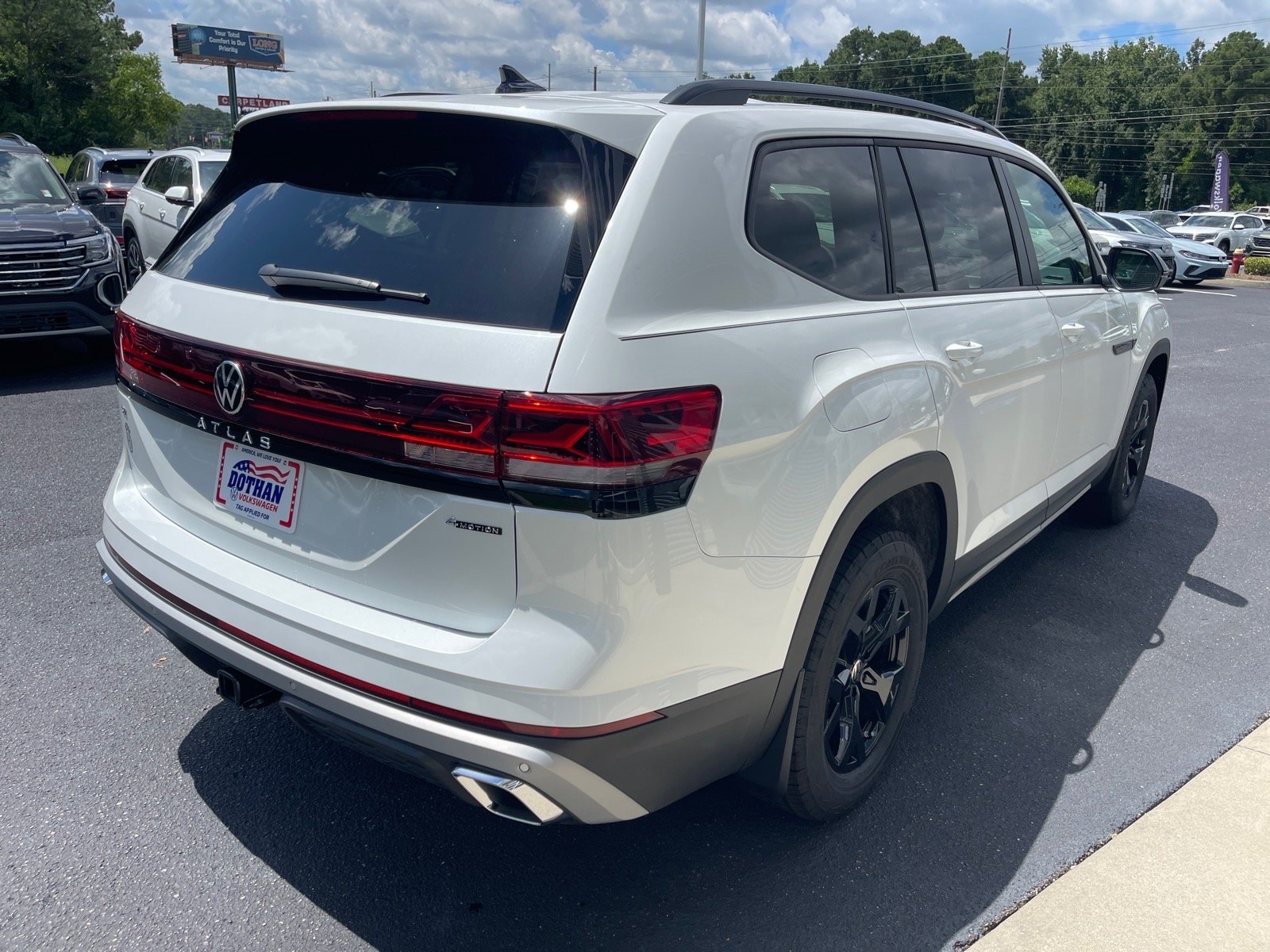 New 2026 Opal White Pearl Volkswagen Peak Edition 4Motion image 16