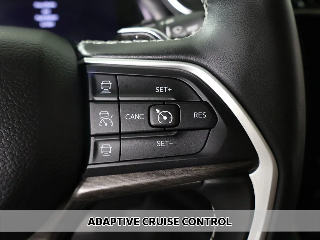 Used 2022 Gray Jeep Limited image 6