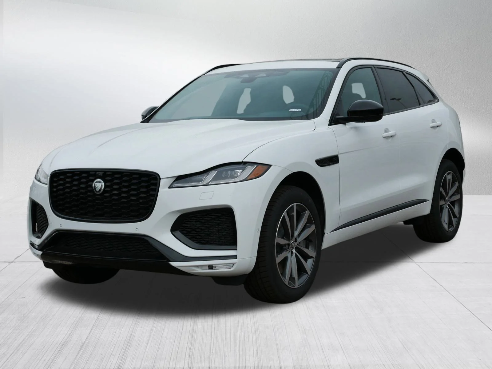 2026 Jaguar F-PACE P400 R-Dynamic S's photo