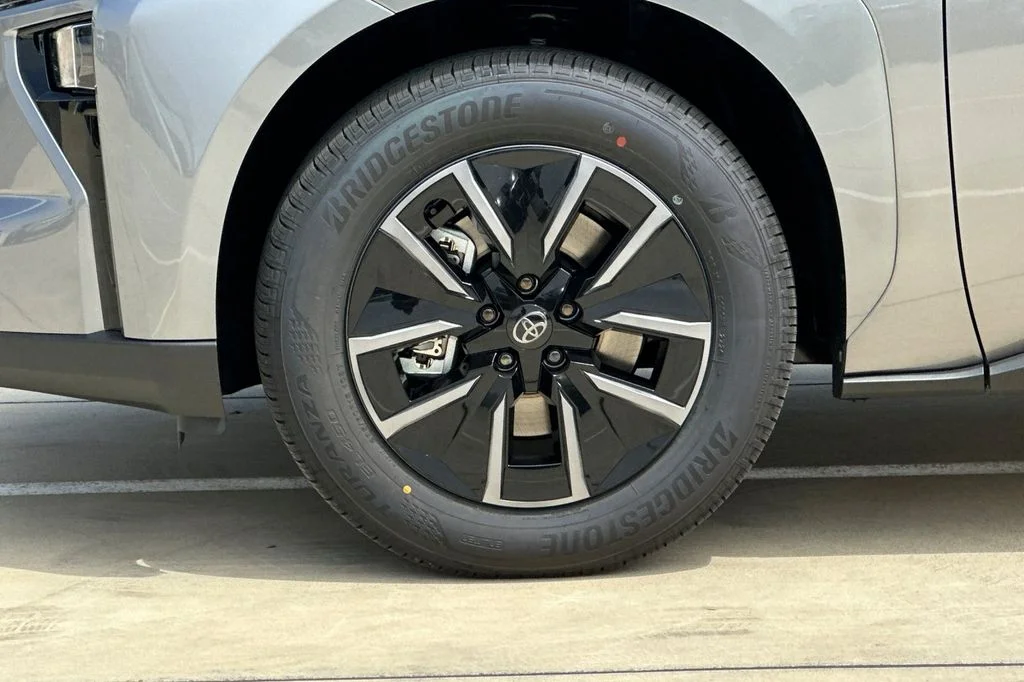 New 2026 Heavy Metal <sup>1</sup> Toyota  XLE image 32