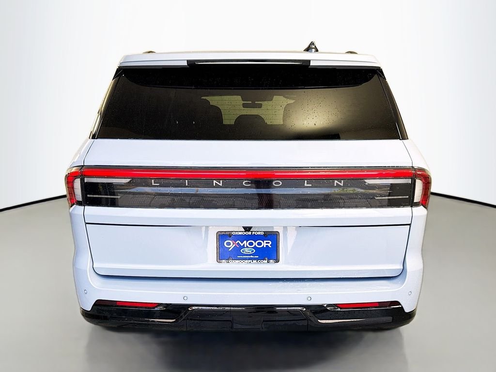 Used 2025 Gray Mist Metallic Tri-Coat Lincoln Reserve image 12