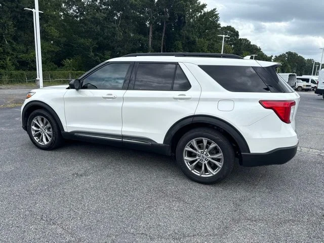 Used 2023 White Metallic Ford XLT image 6