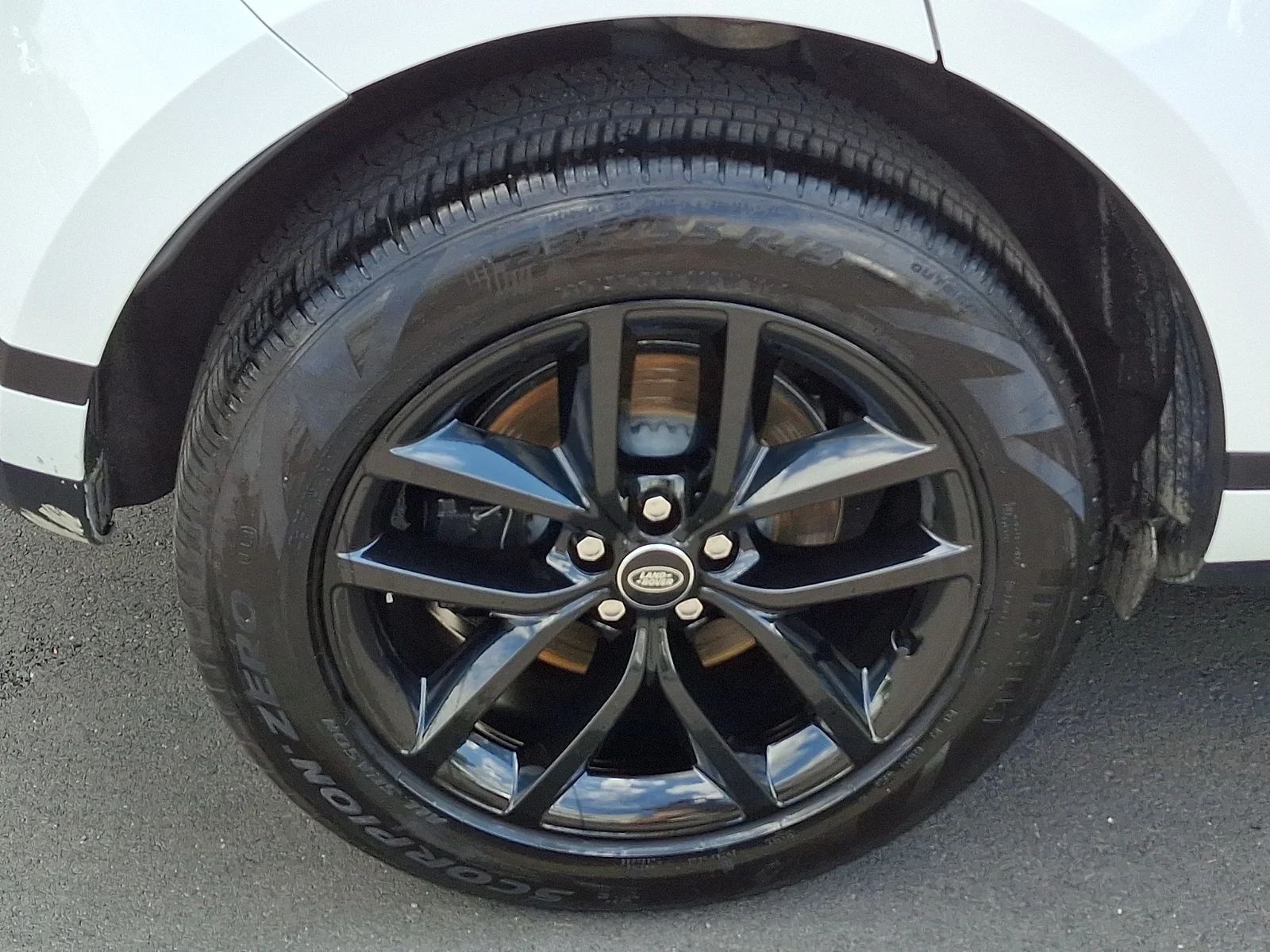 Certified Used 2026 Fuji White Land Rover S image 12