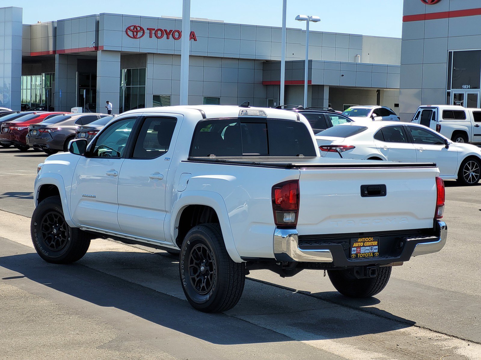 Used 2019 White Toyota  image 6