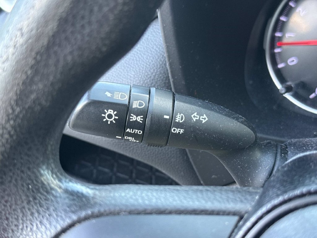 Used 2021  Toyota XLE image 40