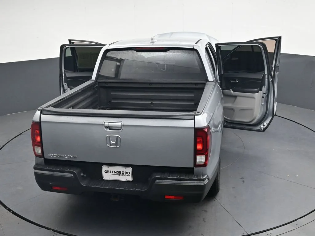 Used 2017  Honda RTL-T image 43