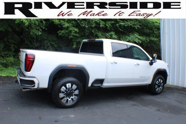 Certified Used 2025 White Frost Tricoat GMC Denali image 3
