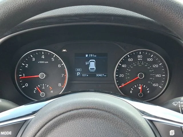 Used 2020 Red Kia LX image 20