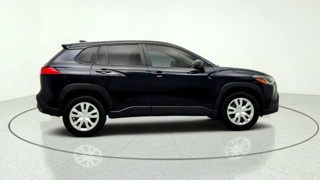 Used 2025 Jet Black Toyota L image 4