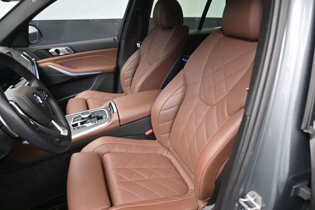 Used 2024 Gray BMW sDrive40i image 19