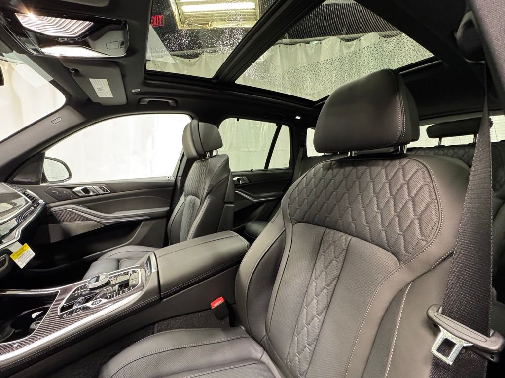Used 2026 Gray BMW M60i image 17