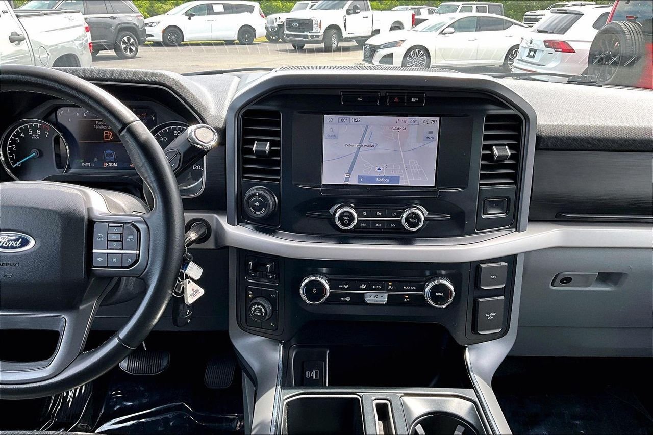 Used 2023 CARBONIZED GRAY METALLIC Ford XLT image 13