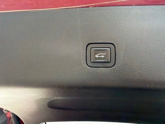 Used 2019 Cajun Red Tintcoat Chevrolet LT Leather image 18