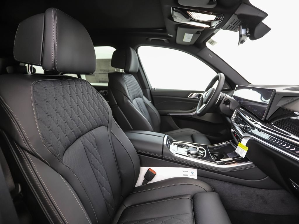 New 2026 Carbon Black Metallic BMW xDrive40i image 31