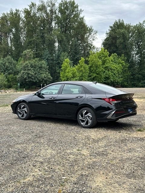 Certified Used 2025 Abyss Black Hyundai SEL Sport image 29
