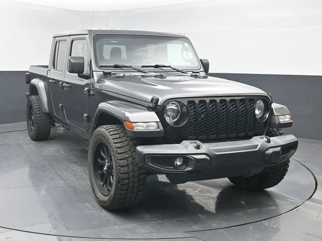 Used 2022 Gray Jeep Sport image 9