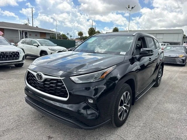 Used 2026 Black Toyota XLE image 18
