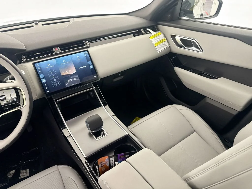 New 2026 Fuji White Land Rover S image 24