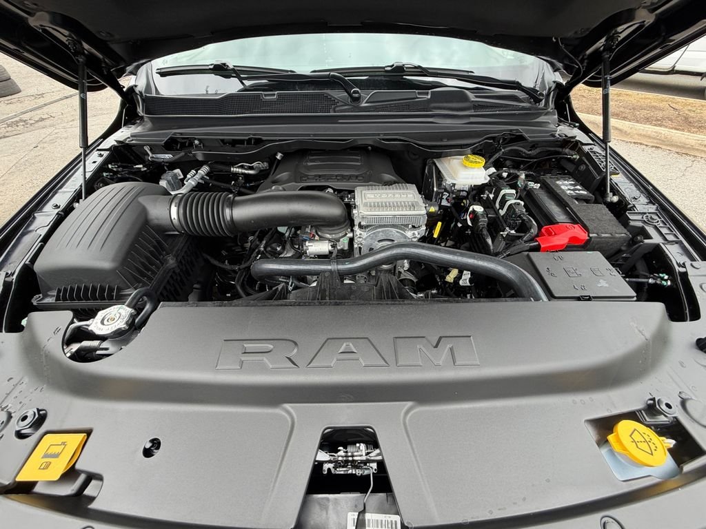 New 2026 Diamond Black Crystal Pearl-Coat Exterior Paint RAM Express image 20