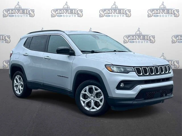 Used 2024 Silver Zynith Jeep Latitude image 1