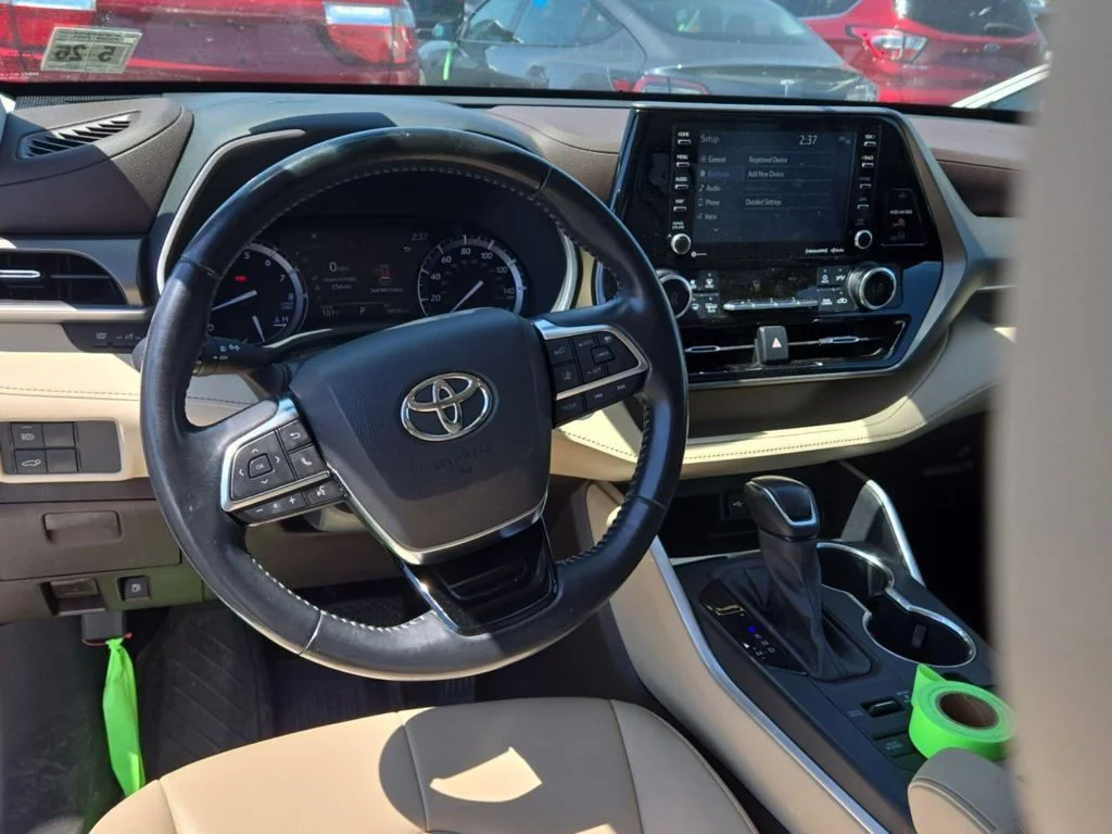 Used 2021 White Toyota XLE image 7