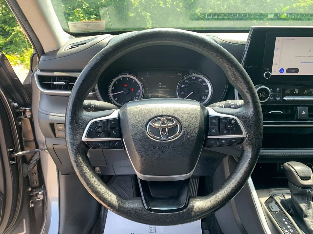Used 2023 Gray Toyota L image 27