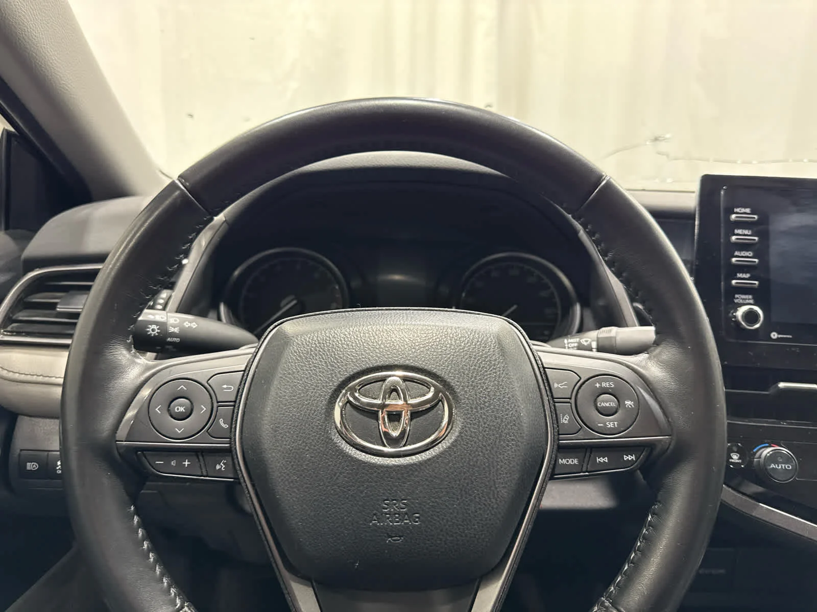 2023 Toyota Camry SE - Photo 15
