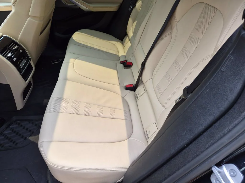 Used 2022 Black BMW xDrive40i image 26